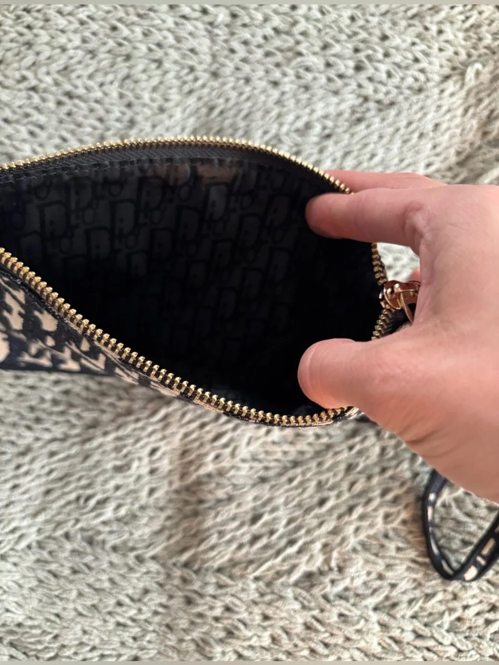 Black and Cream Patterned Wristlet Pouch